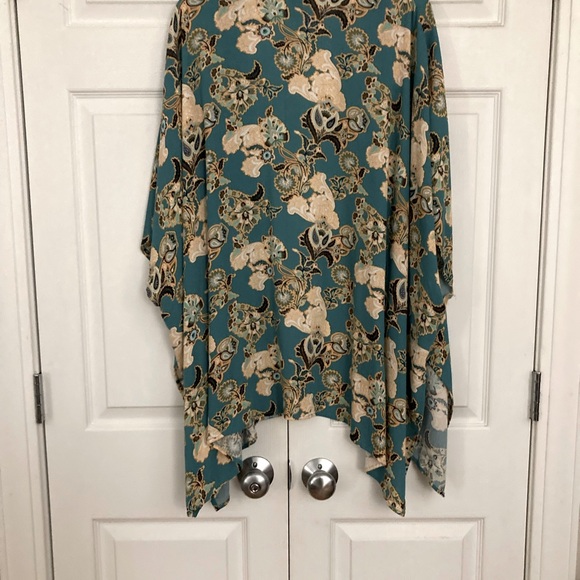 Knox Rose Floral Kimono - Picture 3 of 3